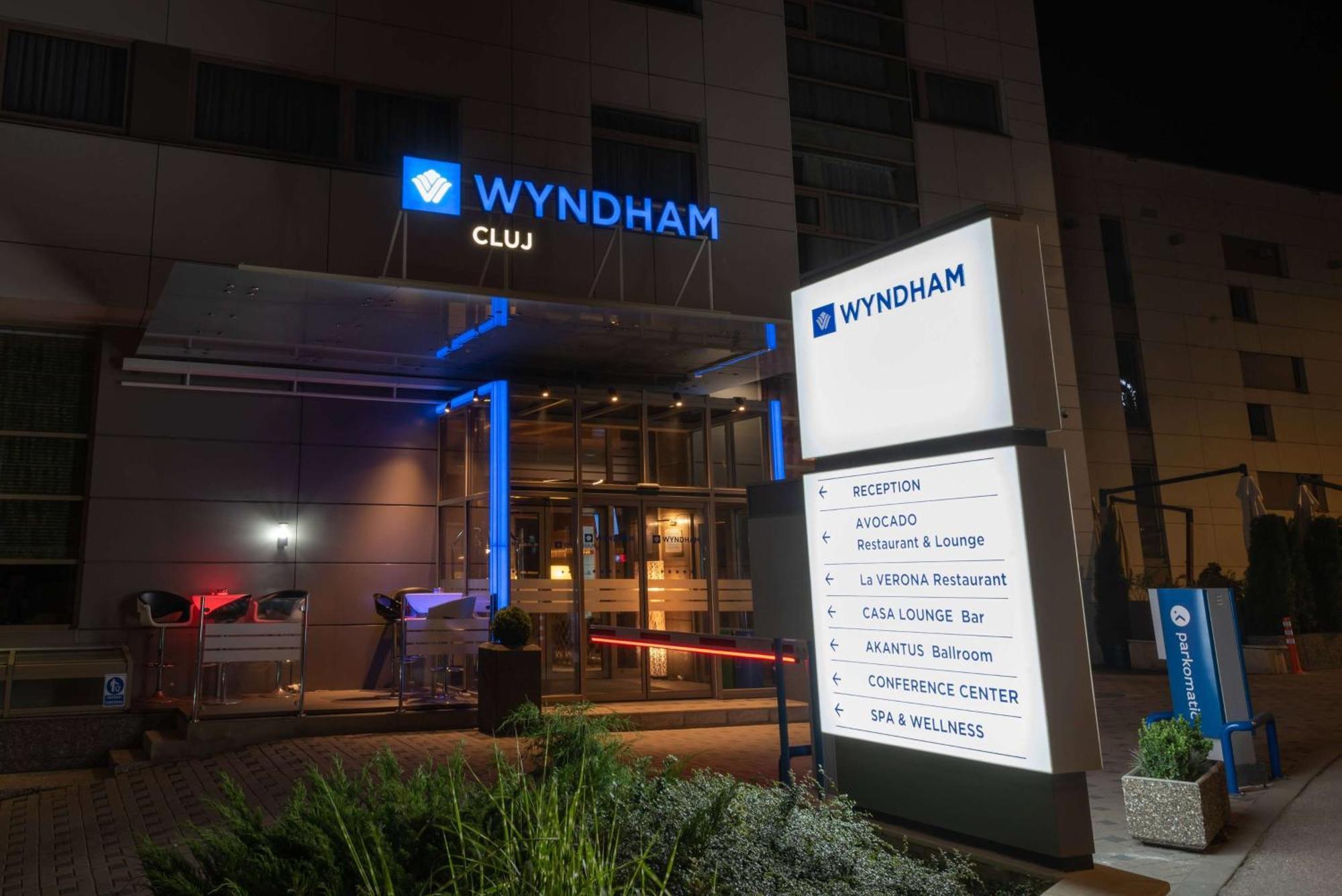 Wyndham Hotel 5*