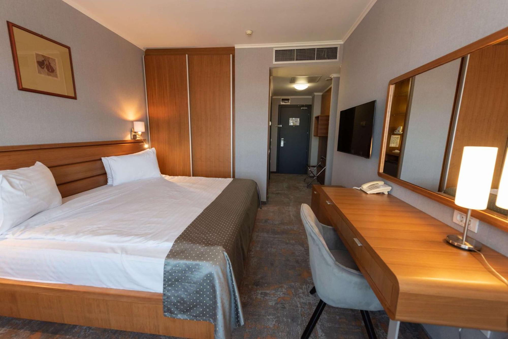 Wyndham Hotel 5*